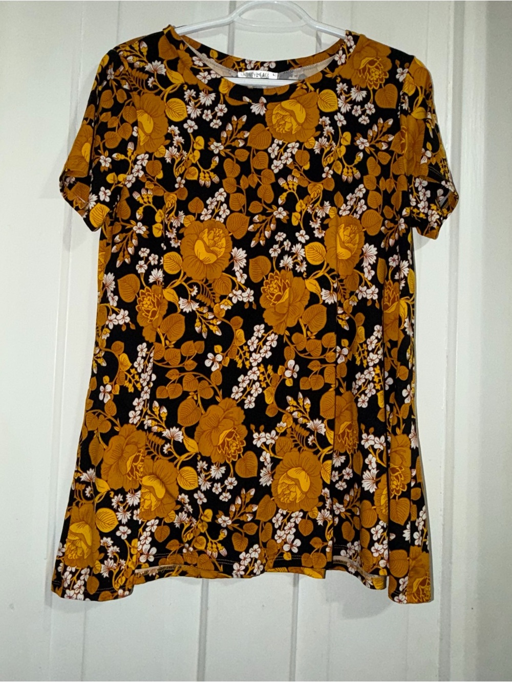 Women's size large honey & lace Floral Short-Sleeve Top shirt